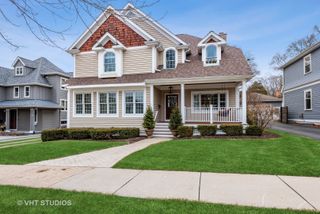 529 Division Street, Barrington, IL 60010