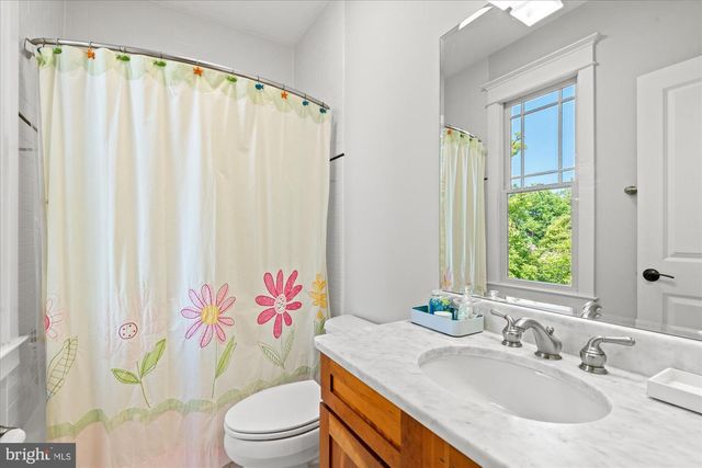 3939 N WAKEFIELD ST, Arlington, VA 22207