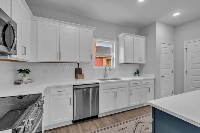 610 Granbury Pvt Drive, Hendersonville, TN 37075