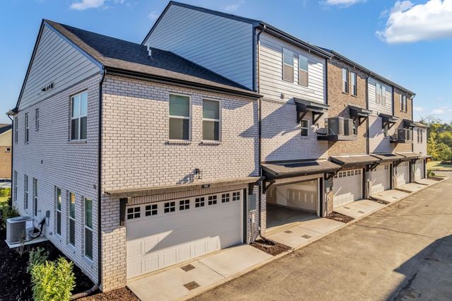 610 Granbury Pvt Drive, Hendersonville, TN 37075