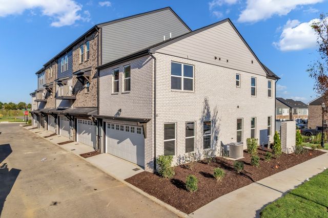610 Granbury Pvt Drive, Hendersonville, TN 37075