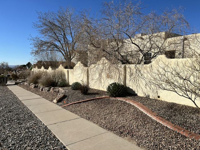5201 Purcell Drive NE, Albuquerque, NM 87111