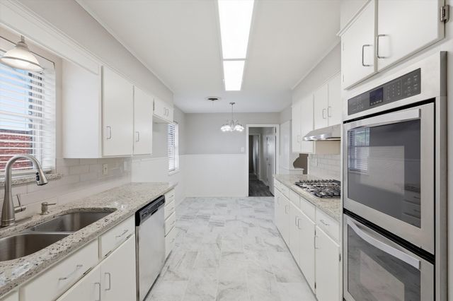 713 Waggoner Drive, Arlington, TX 76013