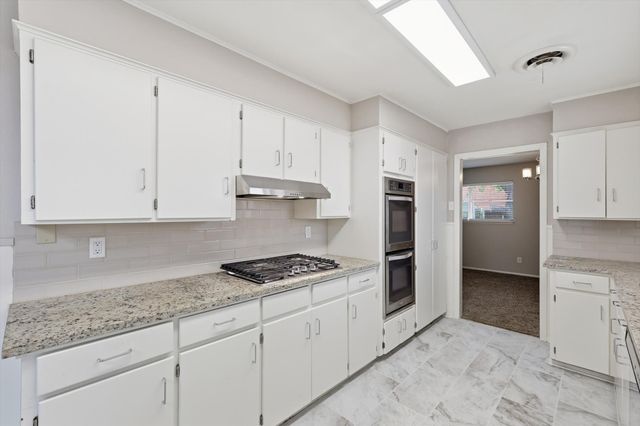 713 Waggoner Drive, Arlington, TX 76013
