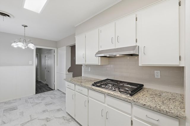 713 Waggoner Drive, Arlington, TX 76013
