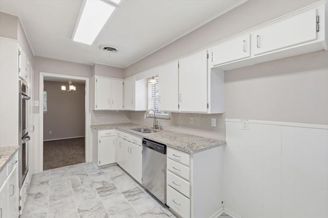 713 Waggoner Drive, Arlington, TX 76013
