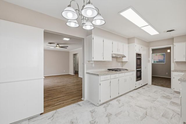 713 Waggoner Drive, Arlington, TX 76013