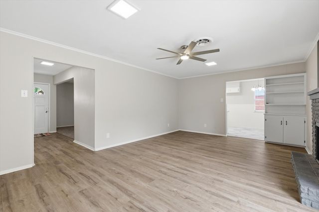 713 Waggoner Drive, Arlington, TX 76013