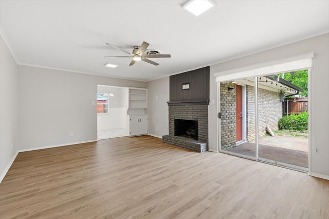 713 Waggoner Drive, Arlington, TX 76013