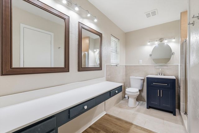 713 Waggoner Drive, Arlington, TX 76013