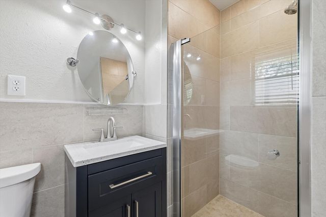 713 Waggoner Drive, Arlington, TX 76013