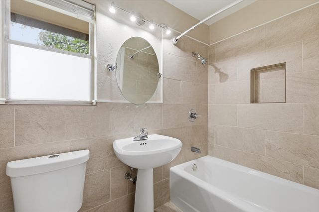 713 Waggoner Drive, Arlington, TX 76013