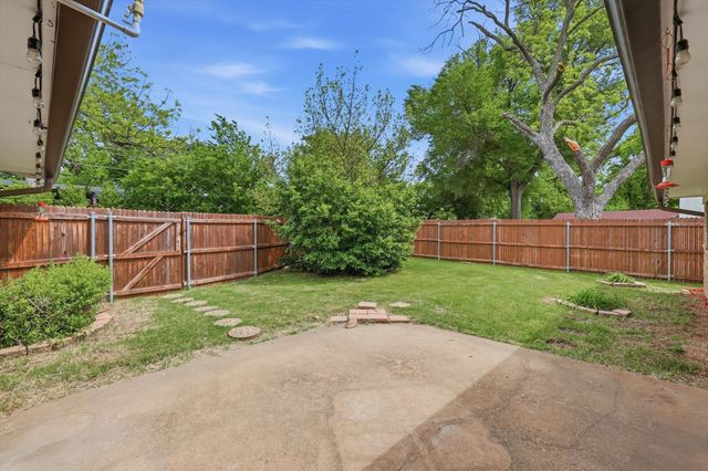 713 Waggoner Drive, Arlington, TX 76013