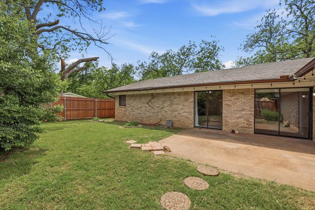 713 Waggoner Drive, Arlington, TX 76013