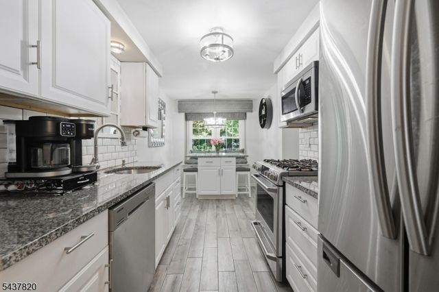 58 Oriole Dr, Allamuchy Twp., NJ 07840