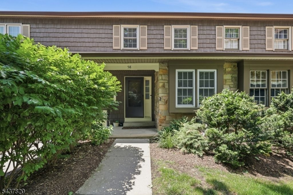 58 Oriole Dr, Allamuchy Twp., NJ 07840