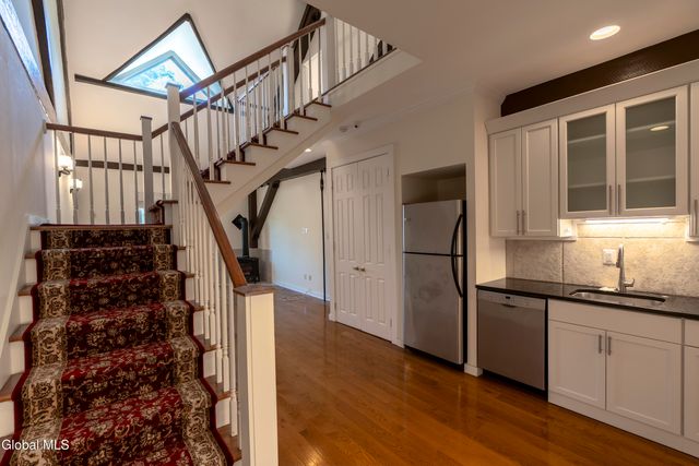 37 Clark Street APT 4, Saratoga Springs, NY 12866