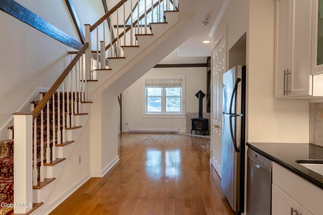 37 Clark Street APT 4, Saratoga Springs, NY 12866