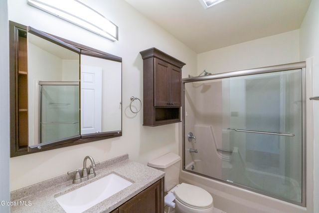 37 Clark Street APT 4, Saratoga Springs, NY 12866