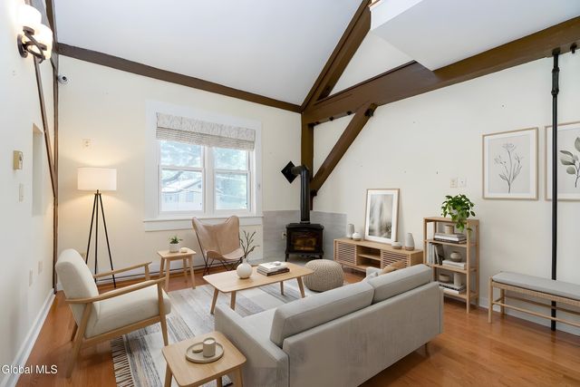 37 Clark Street APT 4, Saratoga Springs, NY 12866