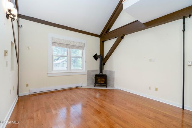 37 Clark Street APT 4, Saratoga Springs, NY 12866