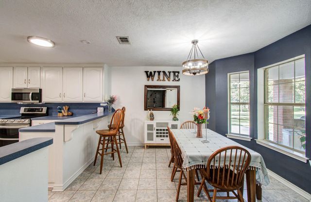 1139 County Road 2103, Weimar, TX 78962