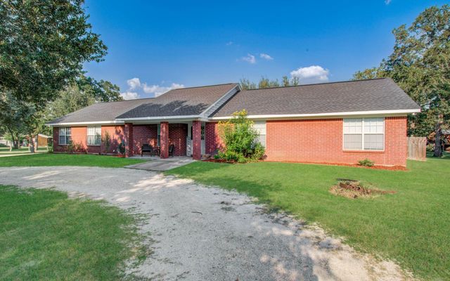 1139 County Road 2103, Weimar, TX 78962