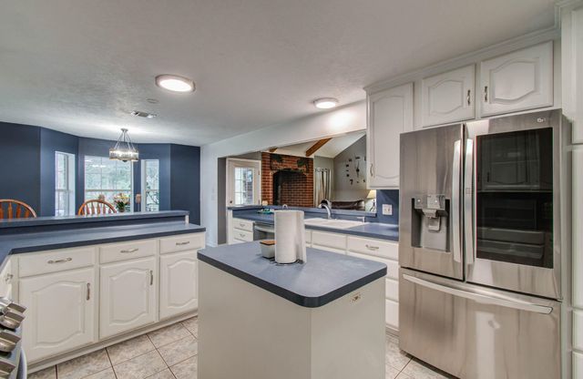 1139 County Road 2103, Weimar, TX 78962