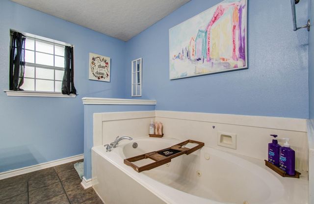 1139 County Road 2103, Weimar, TX 78962