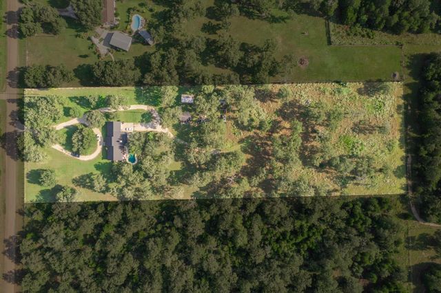 1139 County Road 2103, Weimar, TX 78962