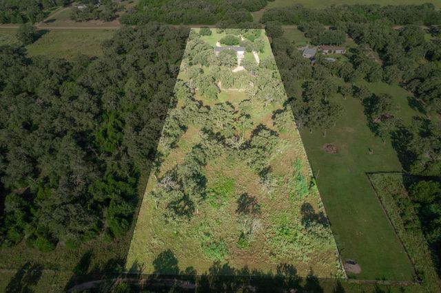 1139 County Road 2103, Weimar, TX 78962