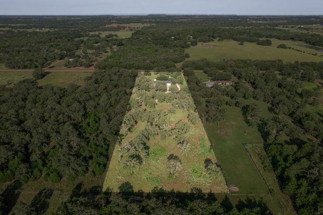 1139 County Road 2103, Weimar, TX 78962