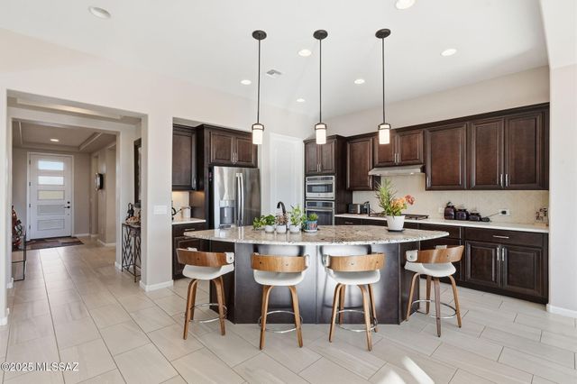 2504 E Josephine View Drive, Green Valley, AZ 85614