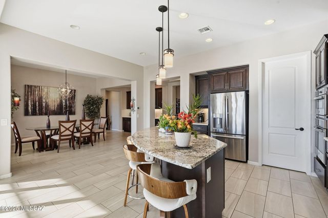 2504 E Josephine View Drive, Green Valley, AZ 85614