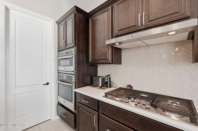 2504 E Josephine View Drive, Green Valley, AZ 85614