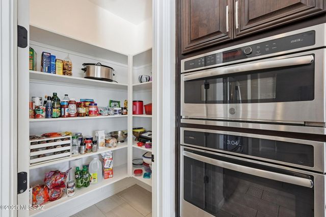 2504 E Josephine View Drive, Green Valley, AZ 85614