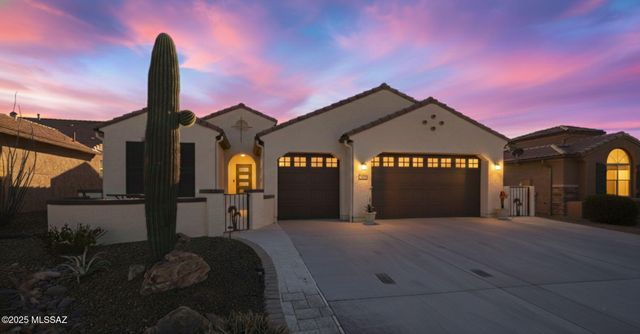 2504 E Josephine View Drive, Green Valley, AZ 85614