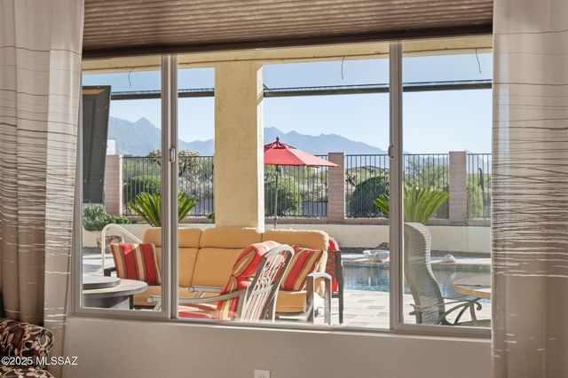 2504 E Josephine View Drive, Green Valley, AZ 85614