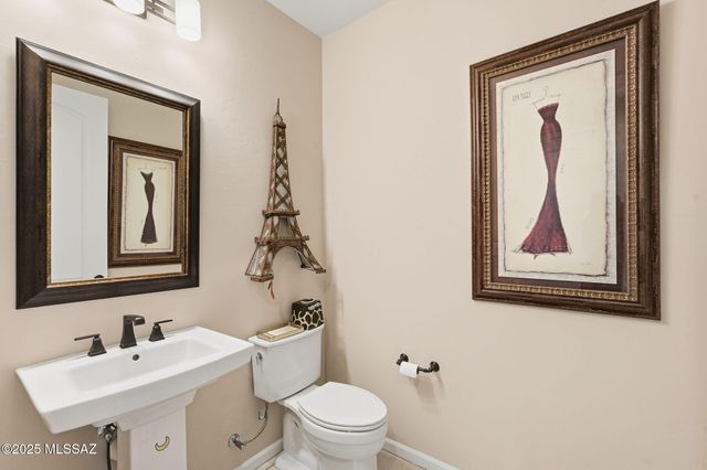 2504 E Josephine View Drive, Green Valley, AZ 85614