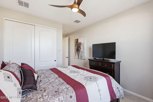 2504 E Josephine View Drive, Green Valley, AZ 85614