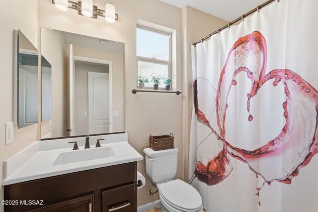 2504 E Josephine View Drive, Green Valley, AZ 85614