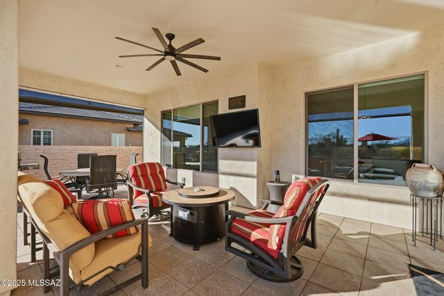 2504 E Josephine View Drive, Green Valley, AZ 85614