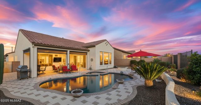 2504 E Josephine View Drive, Green Valley, AZ 85614