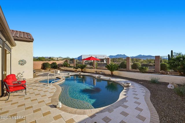 2504 E Josephine View Drive, Green Valley, AZ 85614