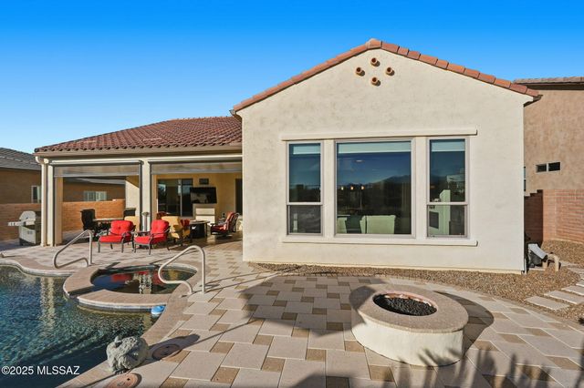 2504 E Josephine View Drive, Green Valley, AZ 85614