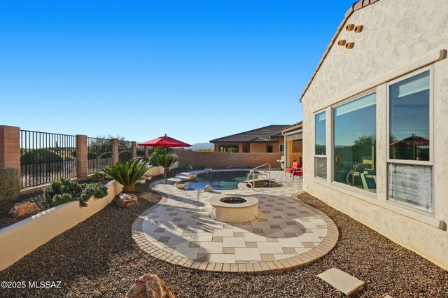 2504 E Josephine View Drive, Green Valley, AZ 85614