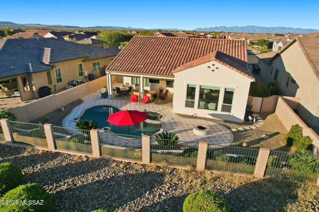 2504 E Josephine View Drive, Green Valley, AZ 85614