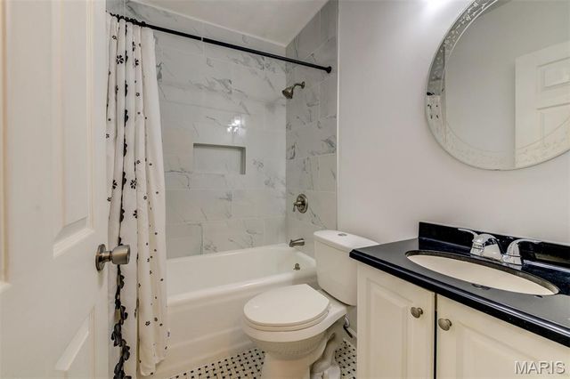 7710 Saint Albans Avenue, St Louis, MO 63117