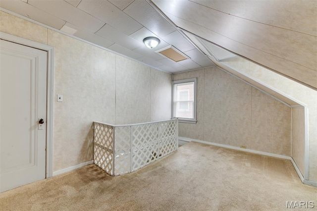 7710 Saint Albans Avenue, St Louis, MO 63117
