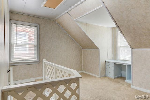 7710 Saint Albans Avenue, St Louis, MO 63117
